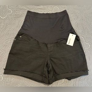 Sonoma Women’s Black Maternity Jean Shorts NWT Size 8-Maternity